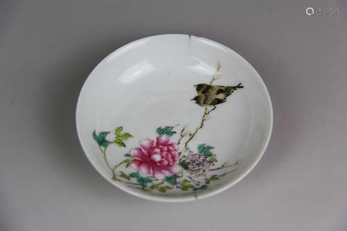 A CHINESE FLOWER&BIRD PATTERN ENAMEL PORCELAIN PLATE