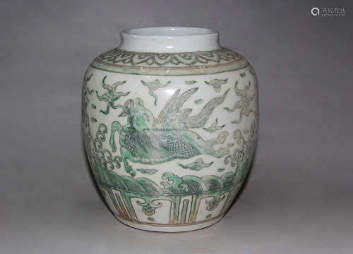 A CHINESE GREEN KYLIN PATTERN PORCELAIN JAR