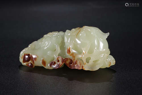 A CHINESE HETIAN JADE BEAST ORNAMENT