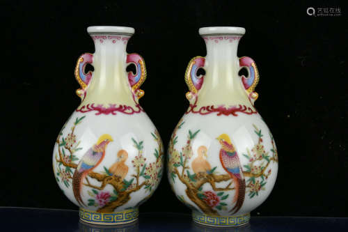 A Chinese Enamel Inscribed Flower&Bird Pattern Porcelain Vase