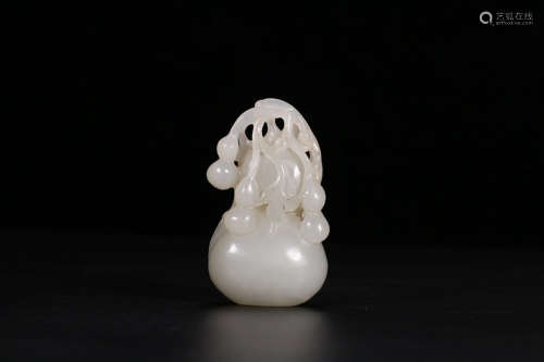 A Chinese Carved Hetian Jade Gourd Ornament