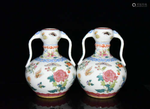 A Pair of Chinese Famille Rose Floral Porcelain Gourd-shaped Vase