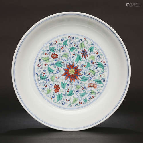 A Chinese Blue and White Doucai Floral Porcelain Plate