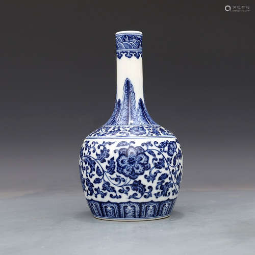 A Chinese Blue and White Floral Porcelain Bell-shaped Zun