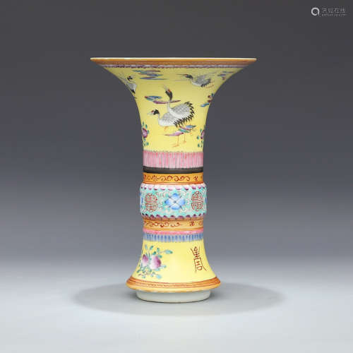 A Chinese Famille Rose crane Painted Porcelain Flower Vase