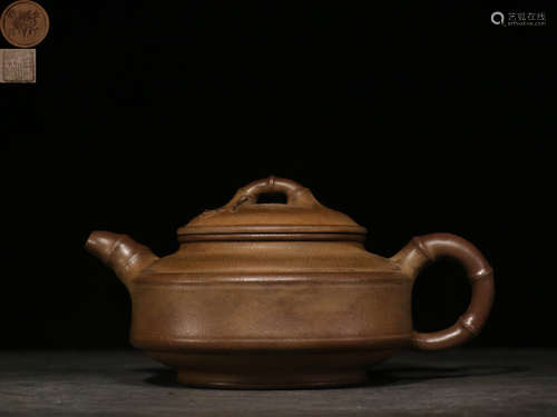 A Chinese Bamboo Leaf Pattern Purple Sand Teapot