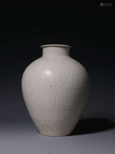 A Chinese Ding Kiln Porcelain Jar