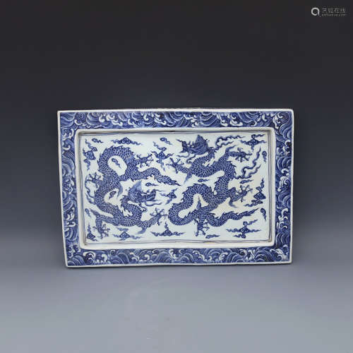 A Chinese Blue and White Dragons painted Porcelain Square Plate
