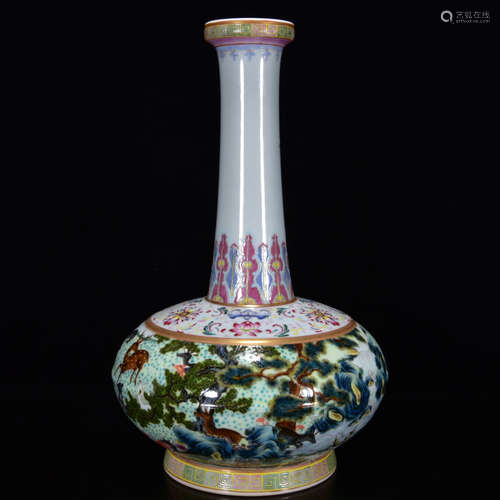 A Chinese Famille Rose Painted Porcelain Flask