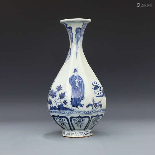 A Chinese Blue and White Floral Porcelain Vase