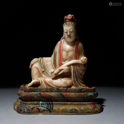 A Chinese Shoushan Ross Quartz Guanyin Statue