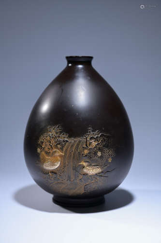 A Chinese Mandarin duck Pattern Copper Vase