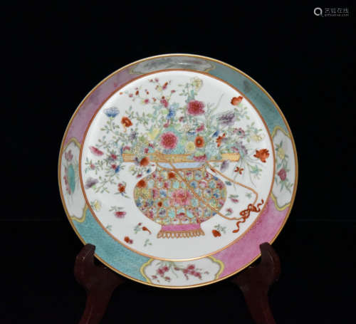 A Chinese Famille Rose Gild Floral Porcelain Plate