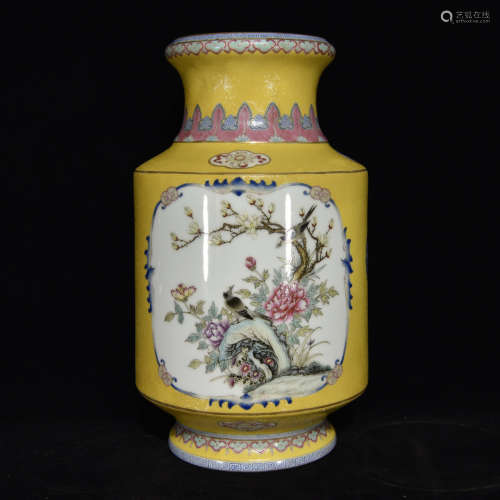 A Chinese Enamel Flower&Bird Pattern Porcelain Vase