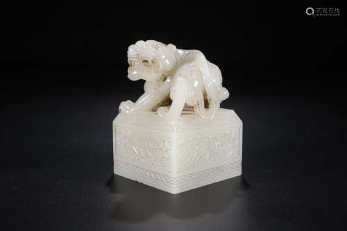 A Chinese Carved Hetian Jade Beast Handle Seal