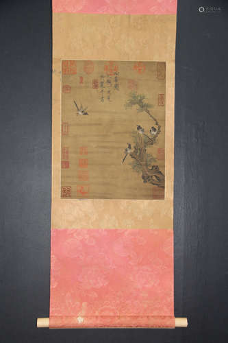 A CHINESE PAINTING SILK SCROLL