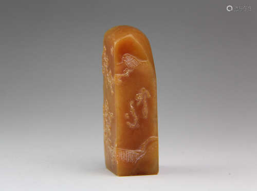 A CHINESE CARVED TIANHUANG SEAL MATERIAL