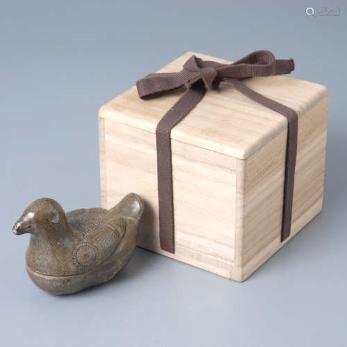 青釉鳥形蓋盒