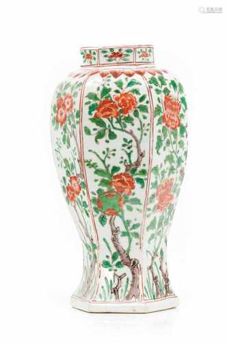 A vaseChinese export porcelainFaceted body with floral polychrome 