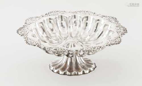 A footed fruit bowlEnglish silverPierced decoration of scalloped and raised lip with foliag