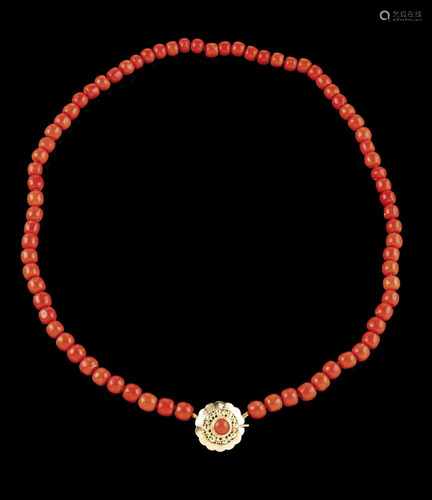 A Mediterranean coral necklaceGold Round beads of (ca.8.5/9mm) diameterEurope, circa 19