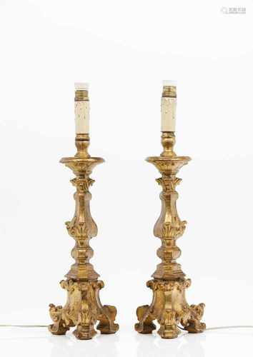 A pair of D. José style candle standsVarved and gilt woodPortugal, 19th/20th century(mi