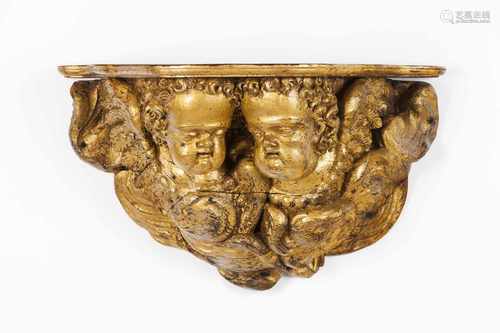 A bracketCarved and gilt woodAngel heads decorationPortugal, 18th century(faults an