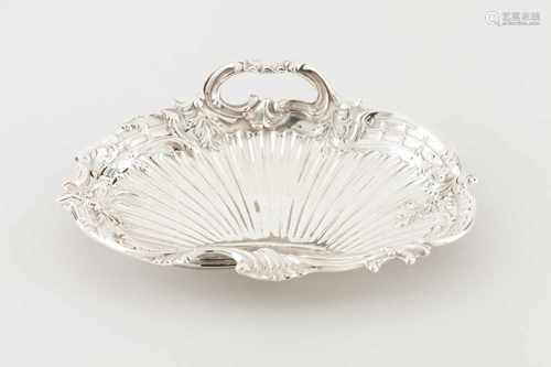 A BowlFrench silverStylised shell shaped with ribbing, shells, flowers and foliagePierc