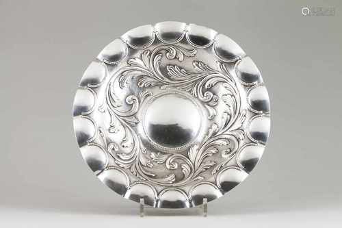 A bowlSilverRaised decoration of large foliage motifs and gadrooned rope borderPortugal