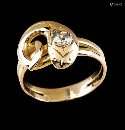 A ring GoldA snake set with one antique cut diamond (ca.0.60ct) colour white and purity P3