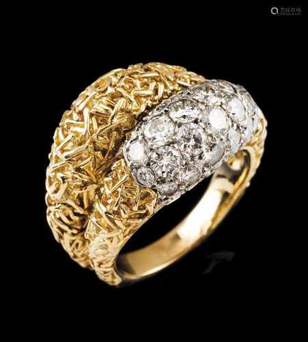 A Van Cleef & Arpels ring