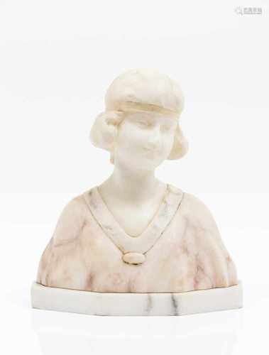 A female bustMarble and alabaster sculptureEurope, 20th centuryHeight: 21 cmbr