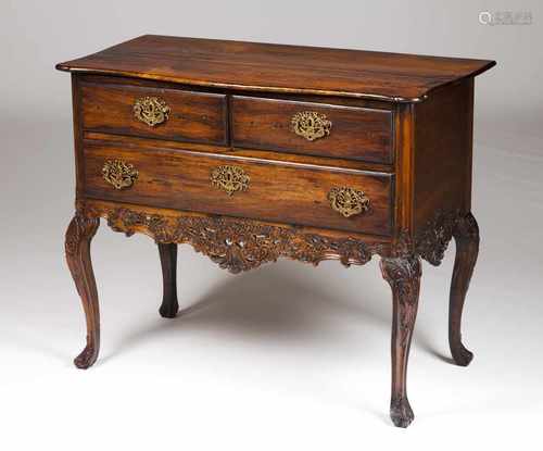 A D.José/D.Maria style pair of chests of drawersWalnutTwo short and one long drawerCarv