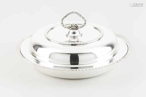 A vegetable dishPortuguese silverPlain base and cover of gadrooned friezeLisbon hallmar