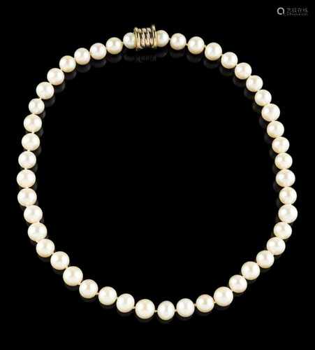 A Bvlgari pearl necklaceCultured pearls (ca.9 mm)Gold claps engraved BvlgariFrance, cir