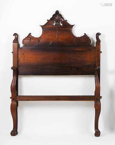 A D.José style bedRosewoodCarved decorationPortugal, 20th century144x102 cm (headbo