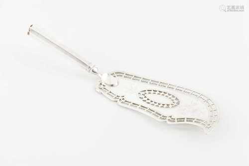 A fish slicePortuguese silver, 19th centuryScalloped, pierced and chiselled decoration of f