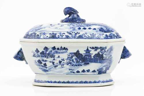 A tureen and coverChinese export porcelainBlue underglaze decoration depicting a river scen