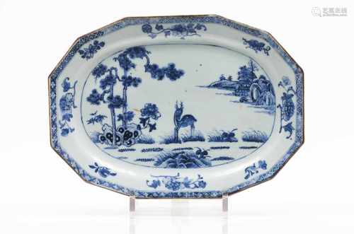 A serving trayChinese export porcelainBlue underglaze decoration of landscape with deer