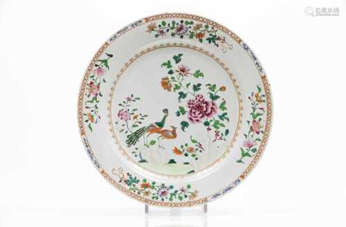 A large plateChinese export porcelainPolychrome 