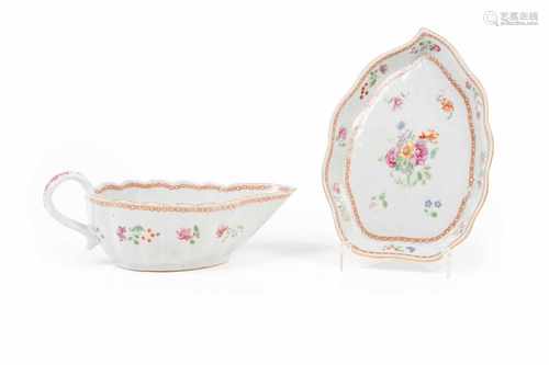 A sauce boat with dishChinese export porcelainPolychrome Famille Rose decoration with flora