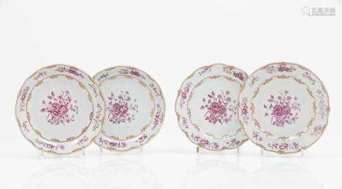 A four scalloped plates setTwo dinner and two soup platesChinese export porcelainCameau