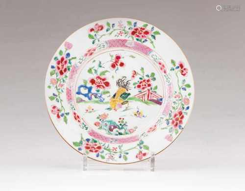 A plateChinese export porcelainPolychrome Famille Rose decoration depicting rooster watchin