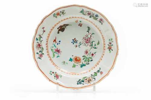 A scalloped deep plateChinese export porcelain