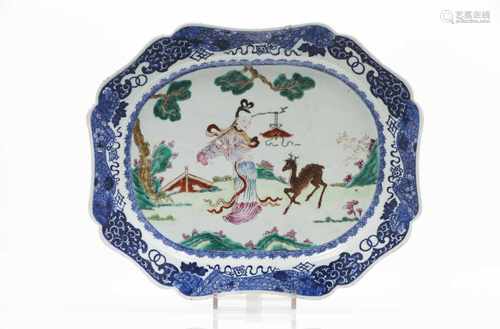 A large scalloped trayChinese export porcelainPolychrome and gilt 