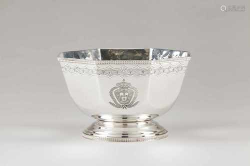 A footed bowlPortuguese silverFaceted engraved body of chiselled band and Portuguese royal