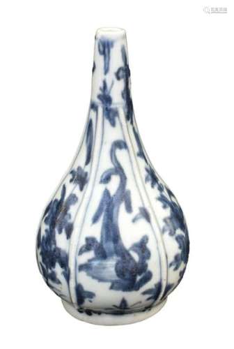 A ‘KRAAK’ ‘BLUE AND WHITE’ BOTTLE\t China, late Min…