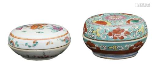 TWO QING DYNASTY FAMILLE ROSE ROUND BOXES AND COVE…