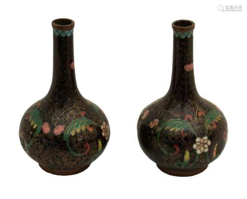 AN EARLY 20TH CENTURY PAIR OF CHINESE CLOISONNÉ BO…