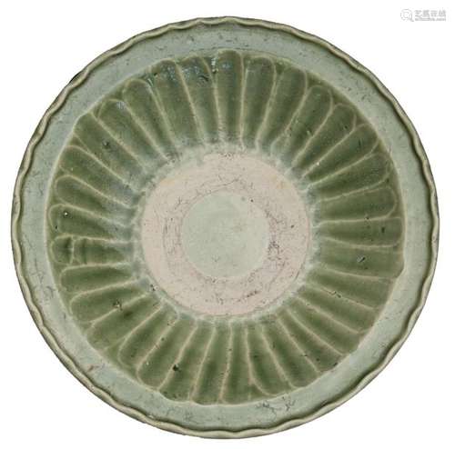 AN ANNAMESE CÉLADON GLAZED DISH 14th century 4,2 x…